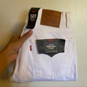 White Levis 501 cropped